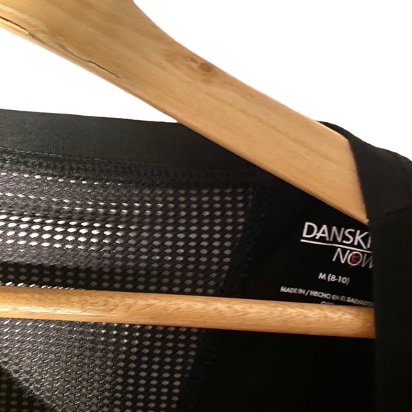 Danskin Now Sleeveless Black Split-Back Mesh Panel Top - Picture 5 of 6